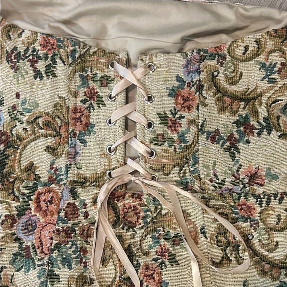 Windsor Floral Tapestry Mini Dress - Picture 5 of 10